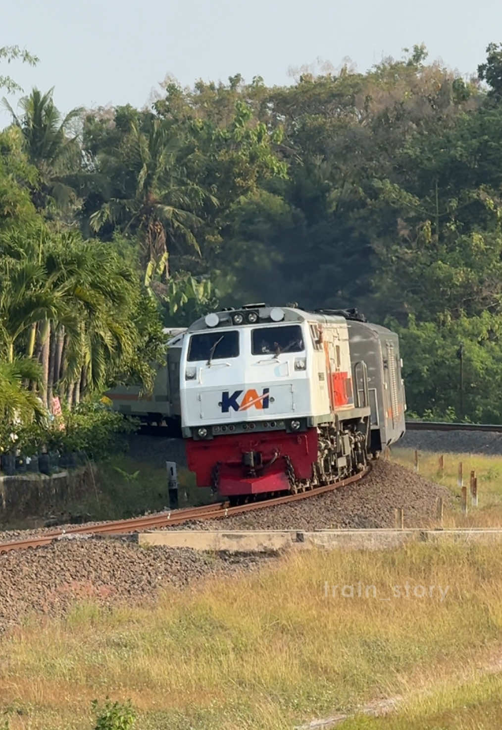 @Train_Story