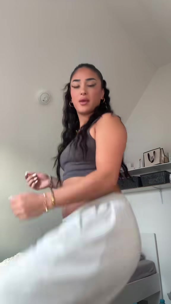 @Vinoschh