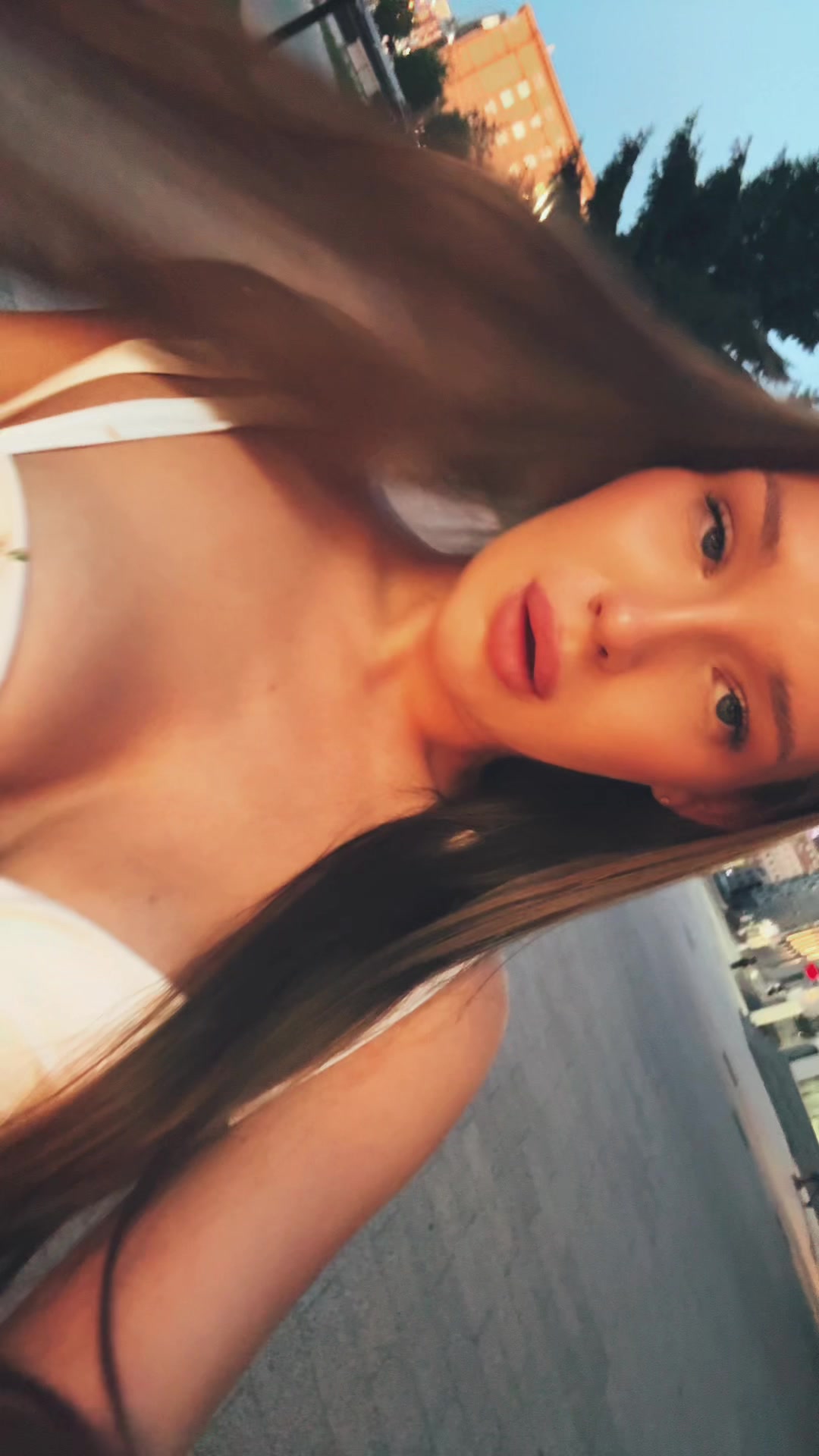 @<8