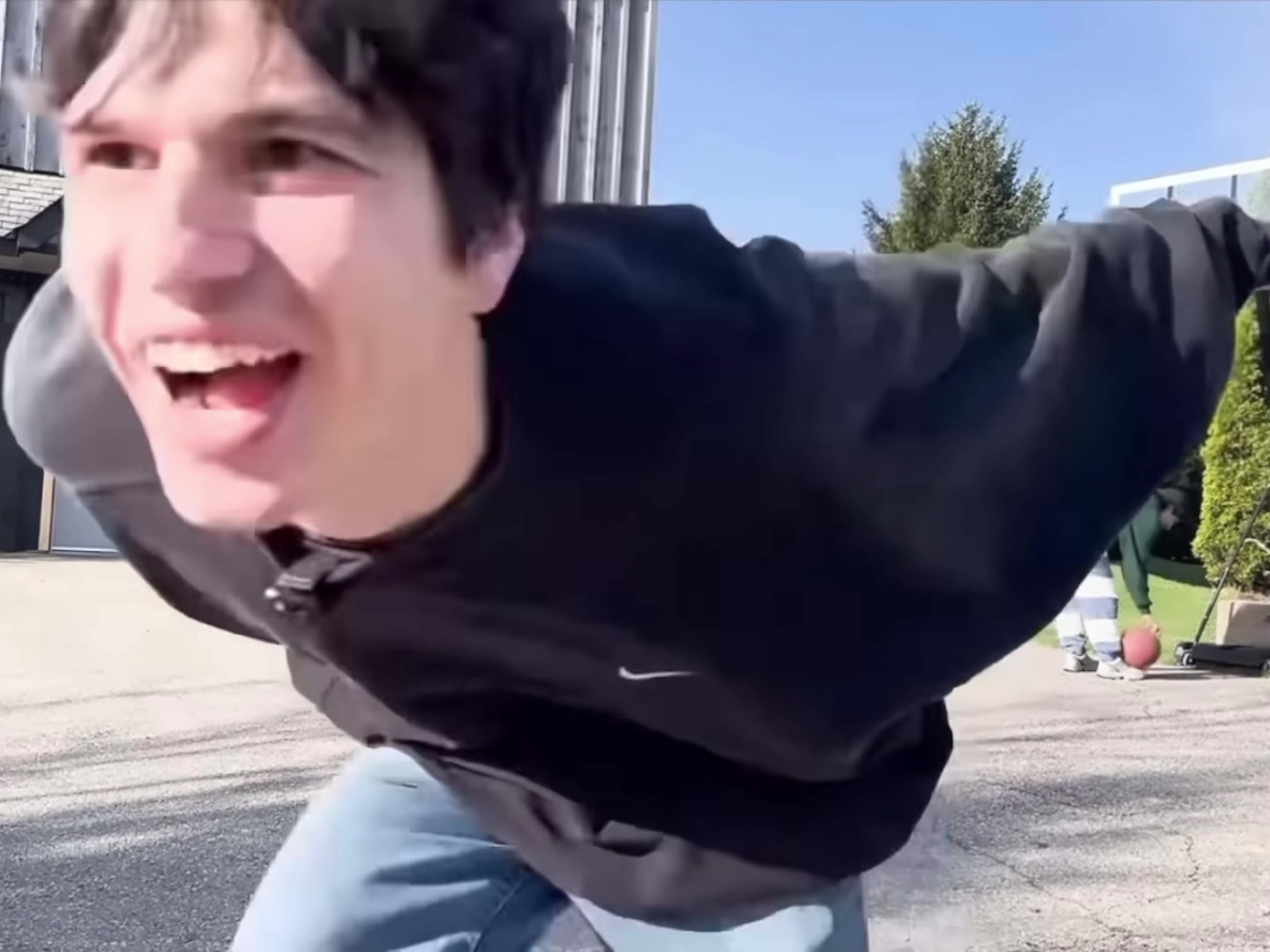 @✮