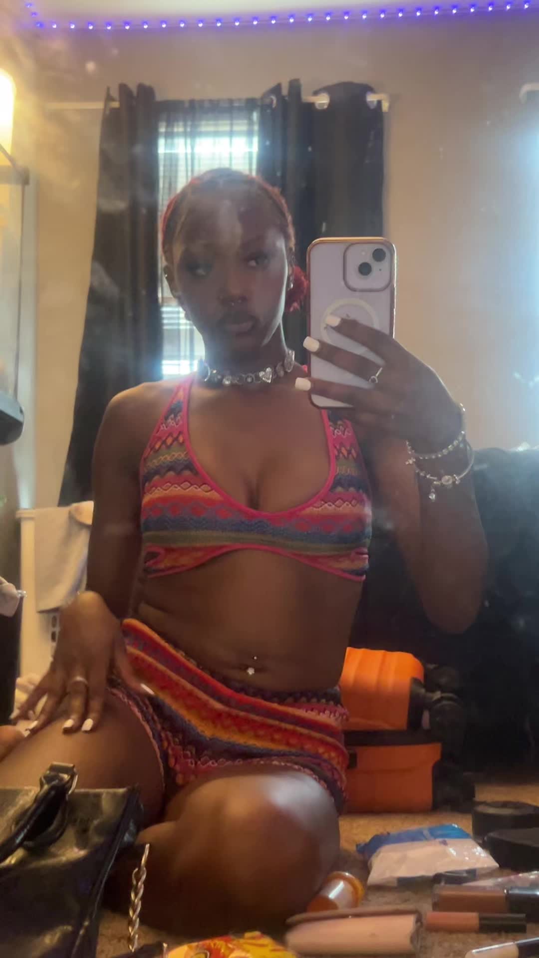 @thatsexyleogirl_