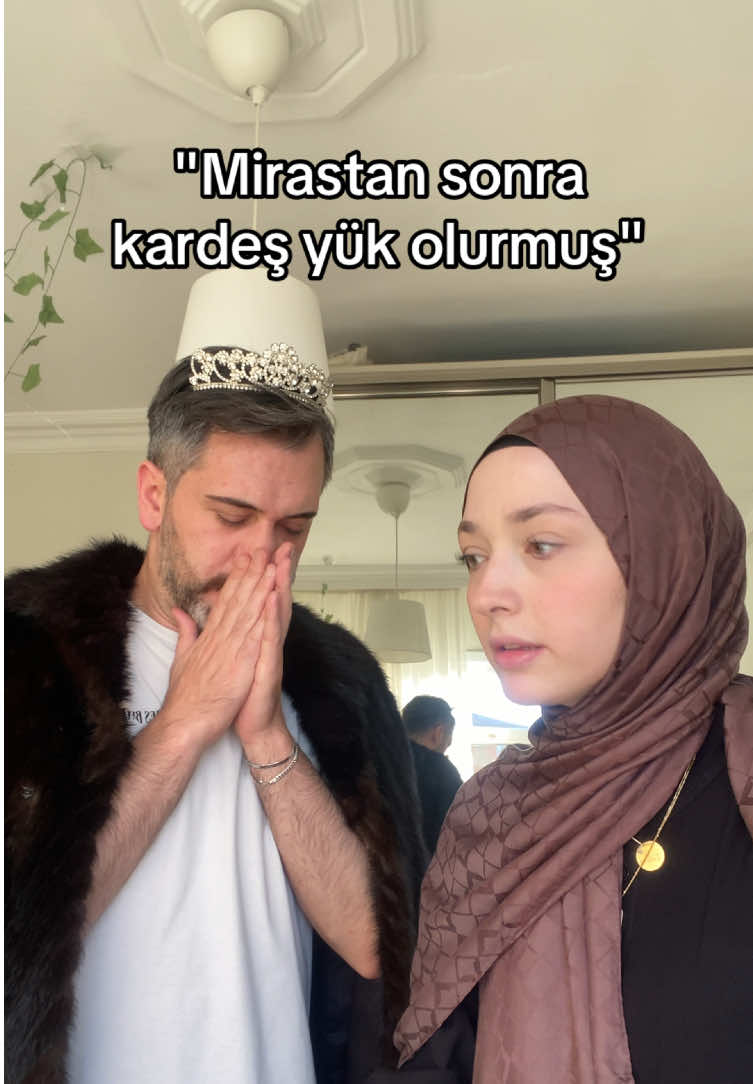 @Zehra Akdere