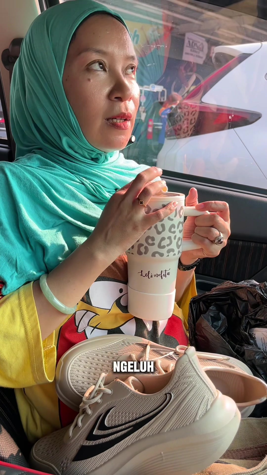 @LELI si paling TAS dan SANDAL