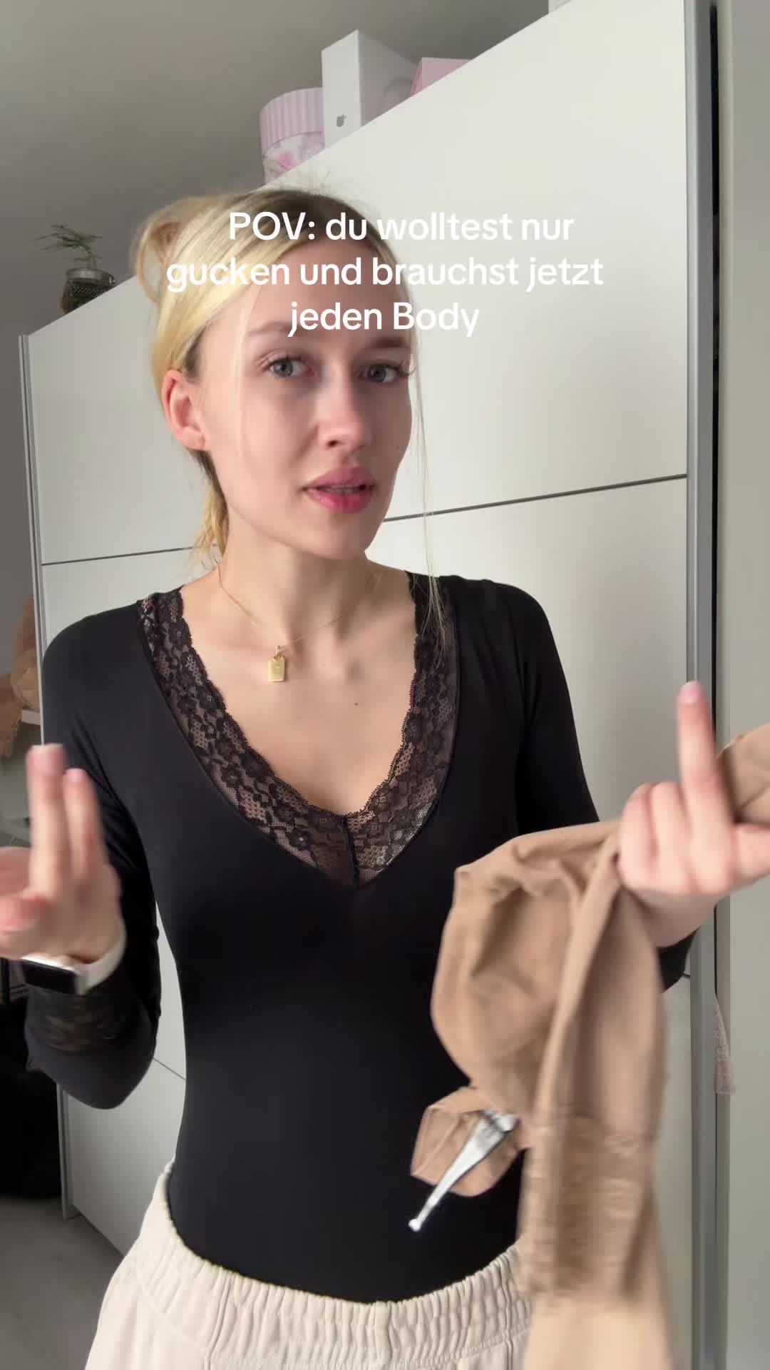 @lauraelismaria