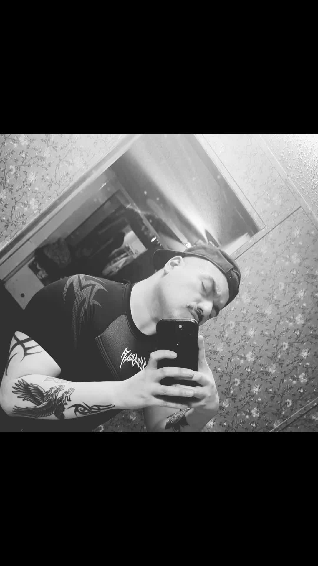 @Tony Montana ™️