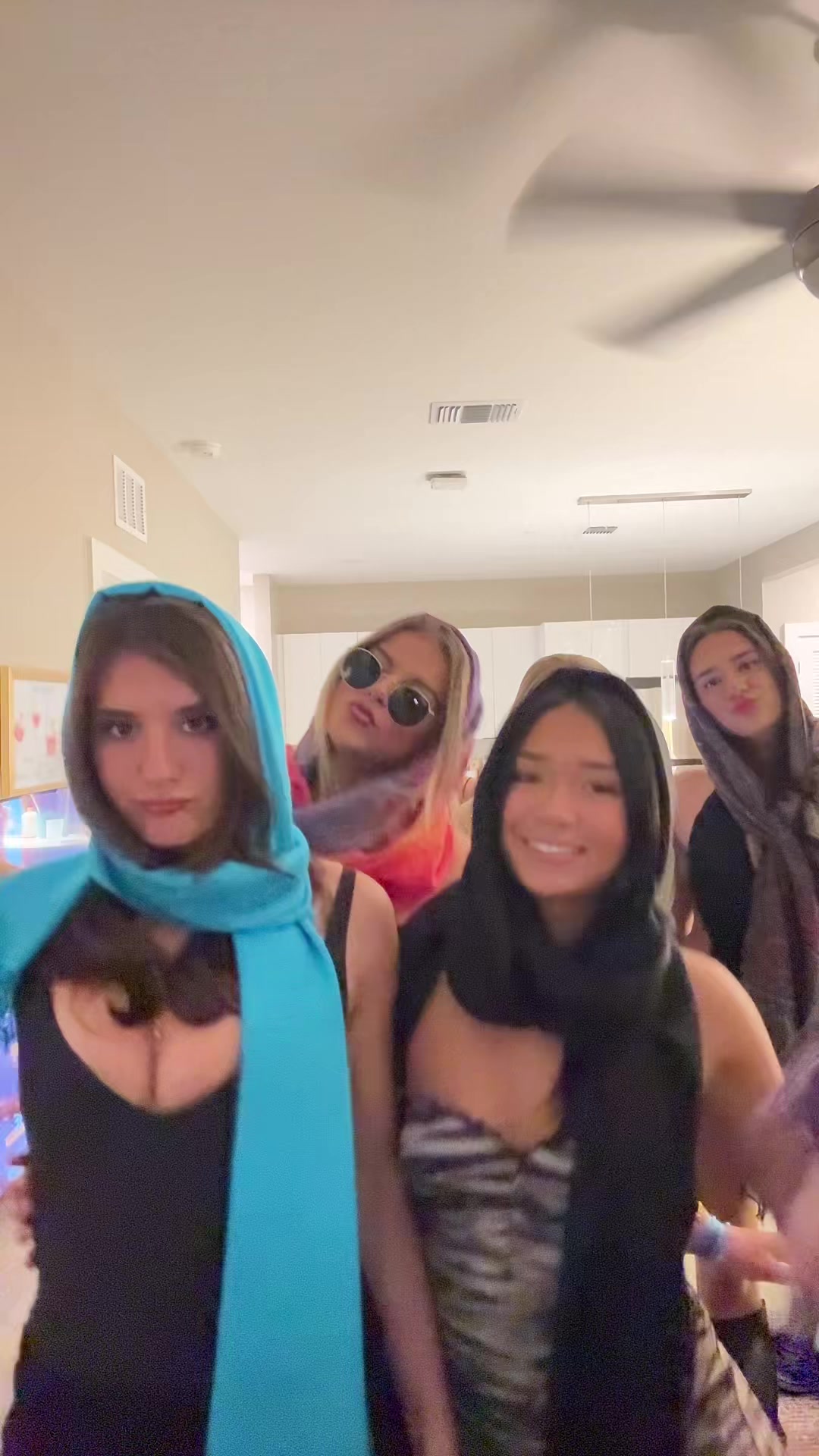 @Bella