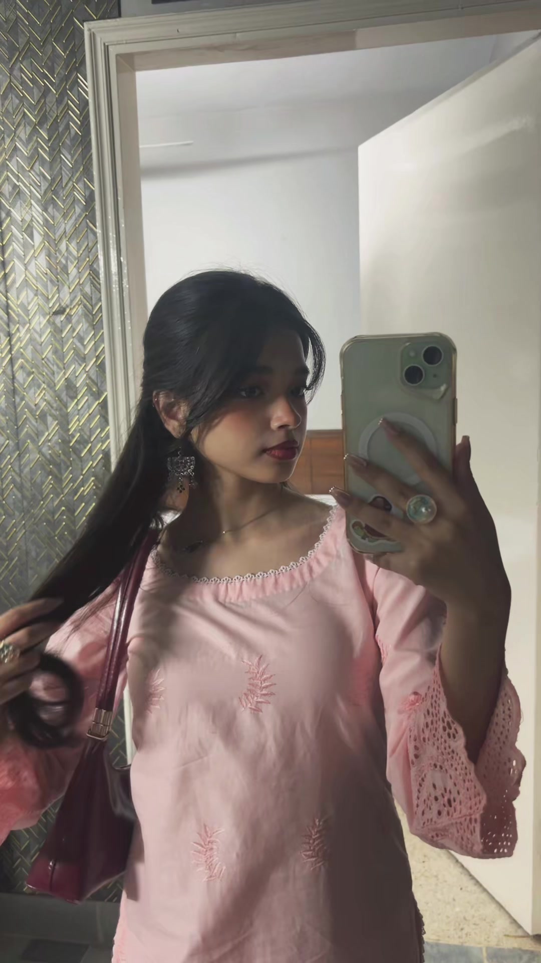 @__iamaleeba._