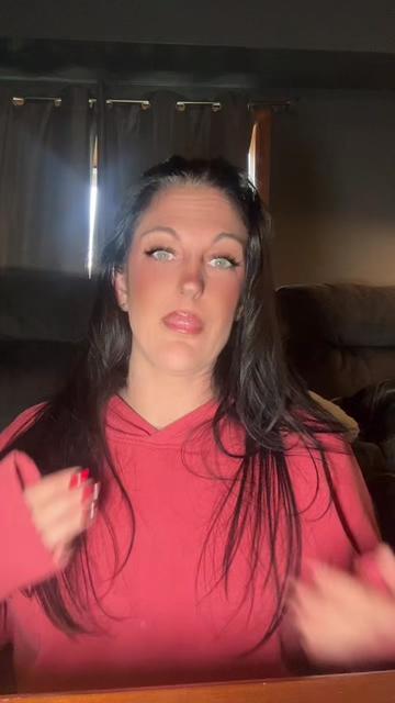 @mel_steele_25