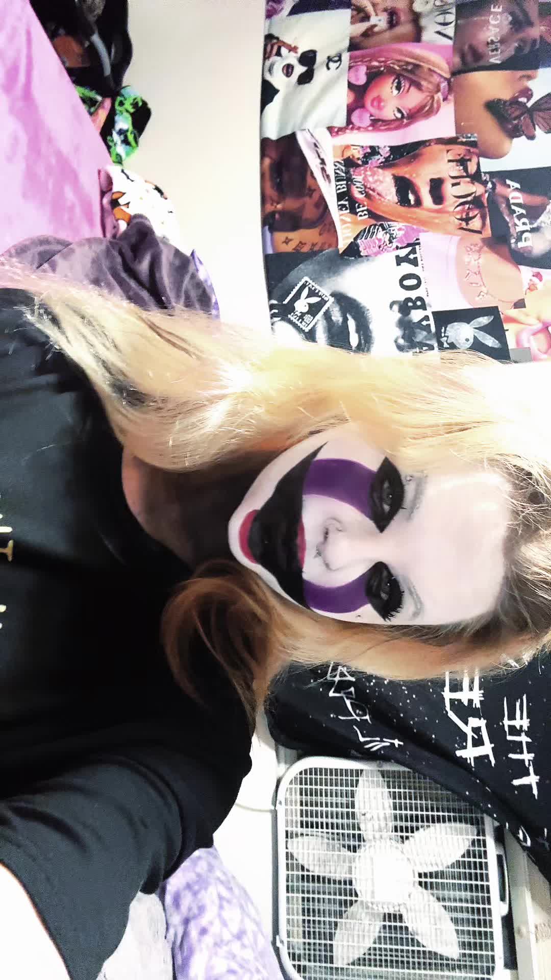 @😻