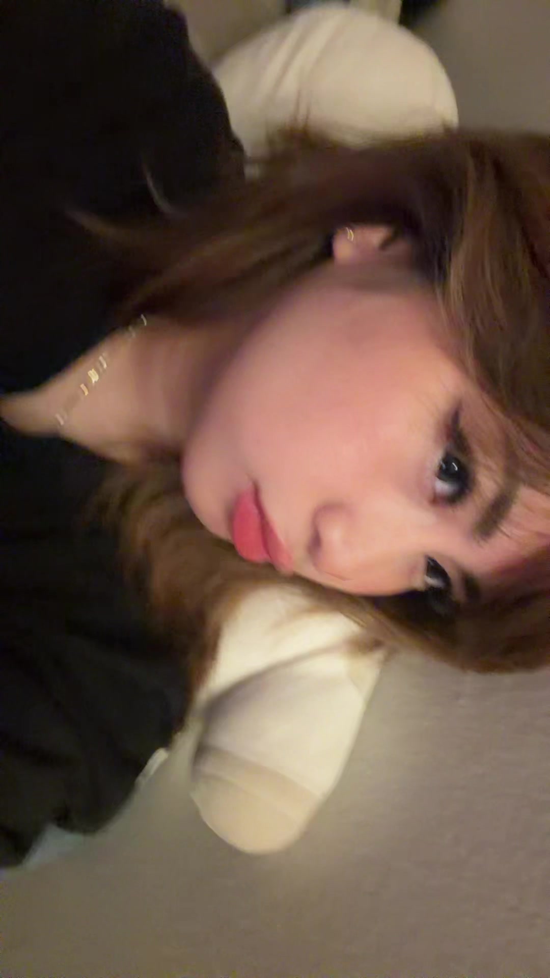 @なな