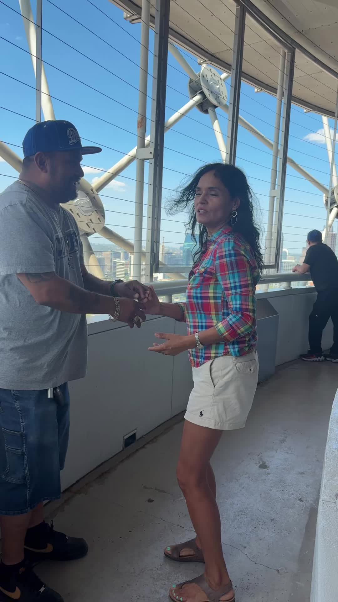@Leo Gutiérrez