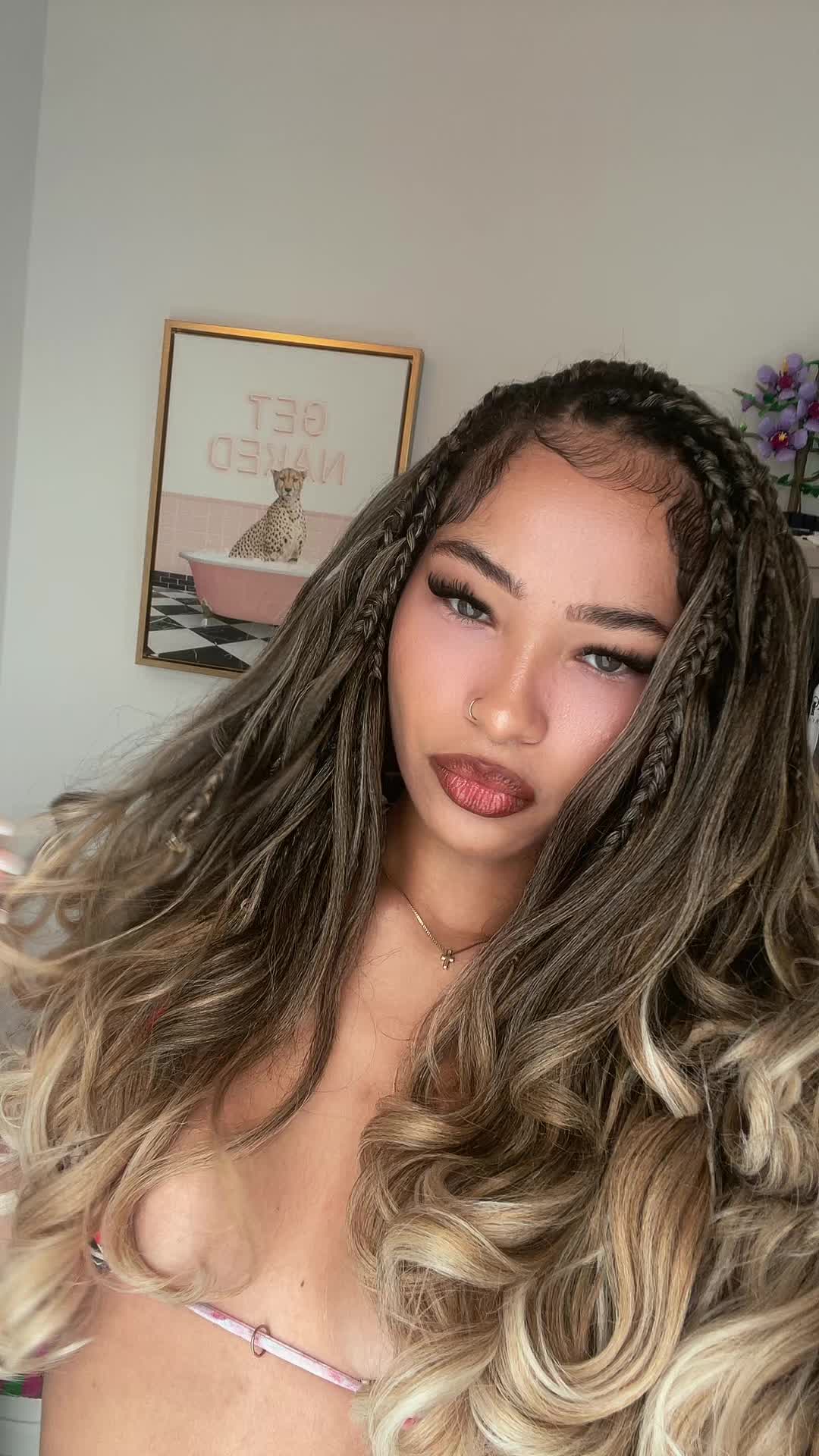 @Ari 🧃