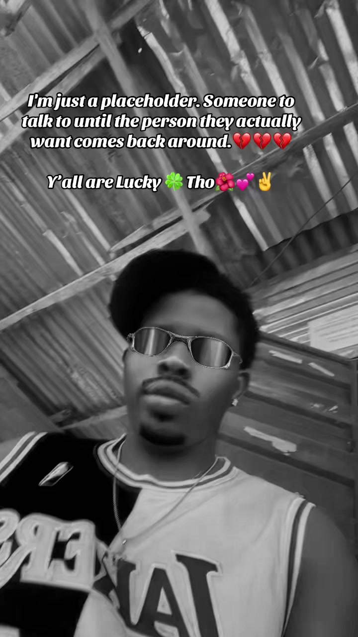 @👻STAY WEIRD👻