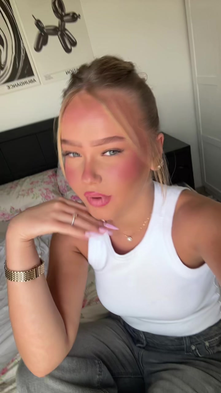@helenhaylliii