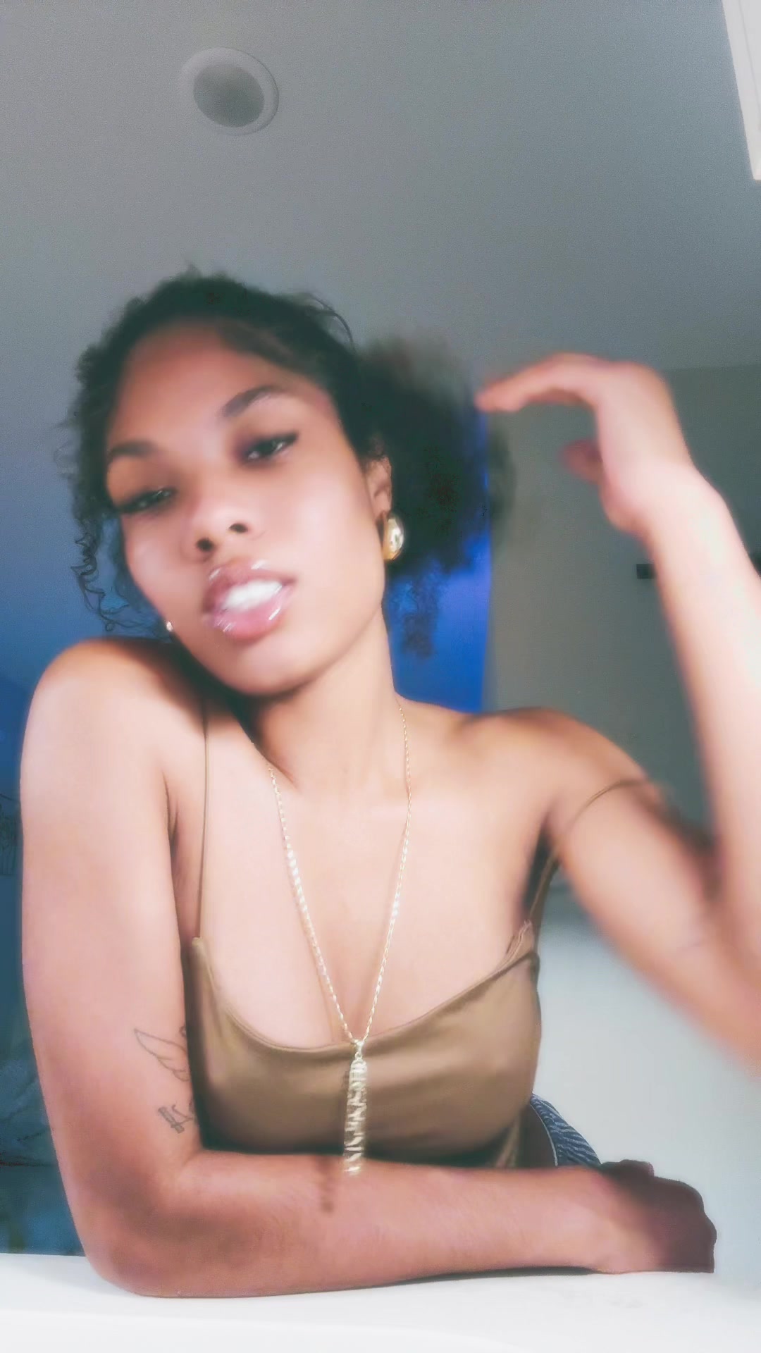 @mikayla