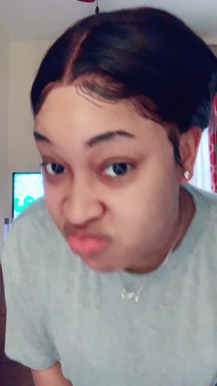 @itsangelaurelia