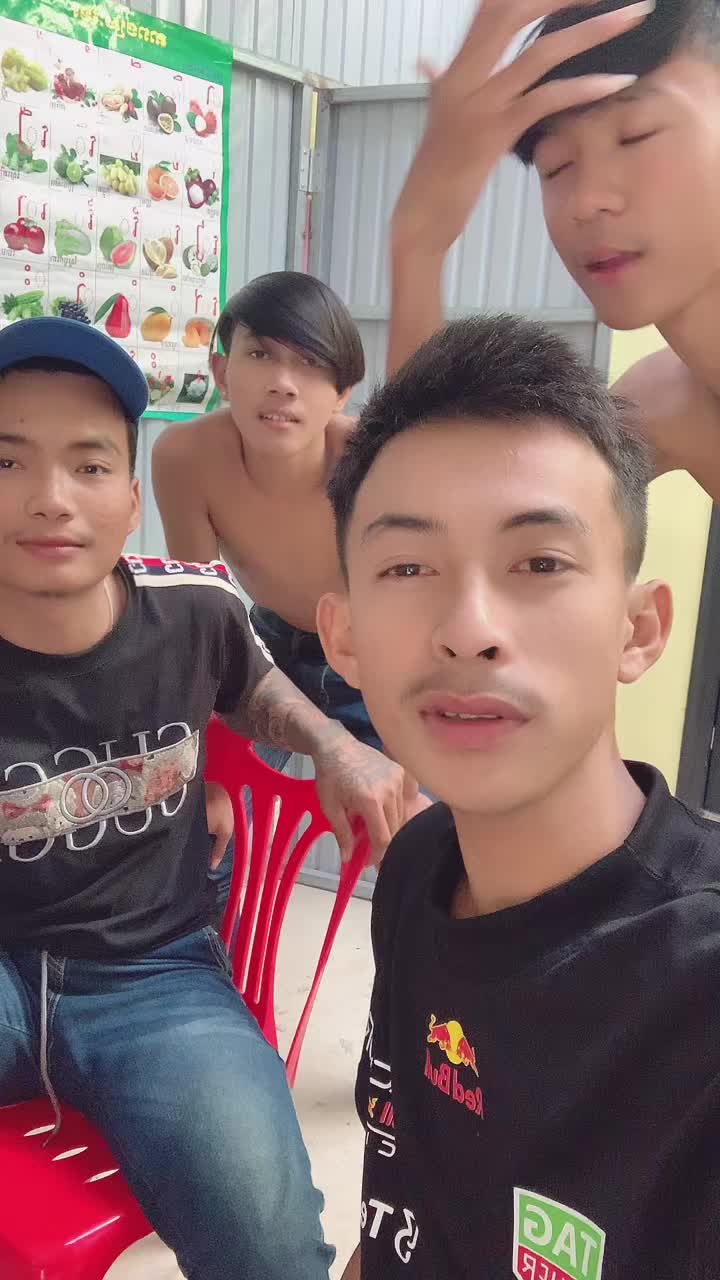 @B Nit smos sne p&rsquo;jam phom ON😜