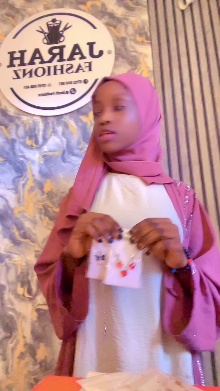 @Jarah Fashionz 🧚🧚🧚🧚