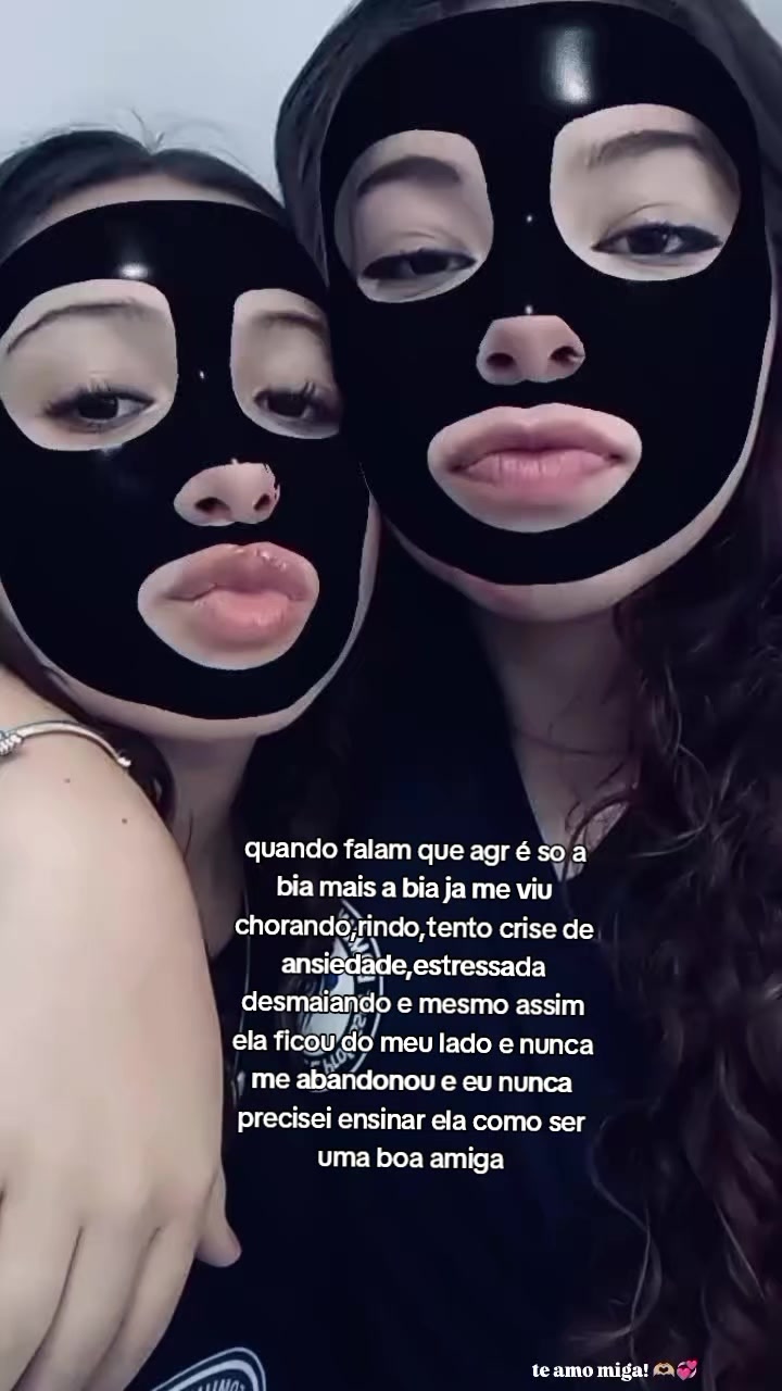 @KARALHO_&Eacute;_A_ANA