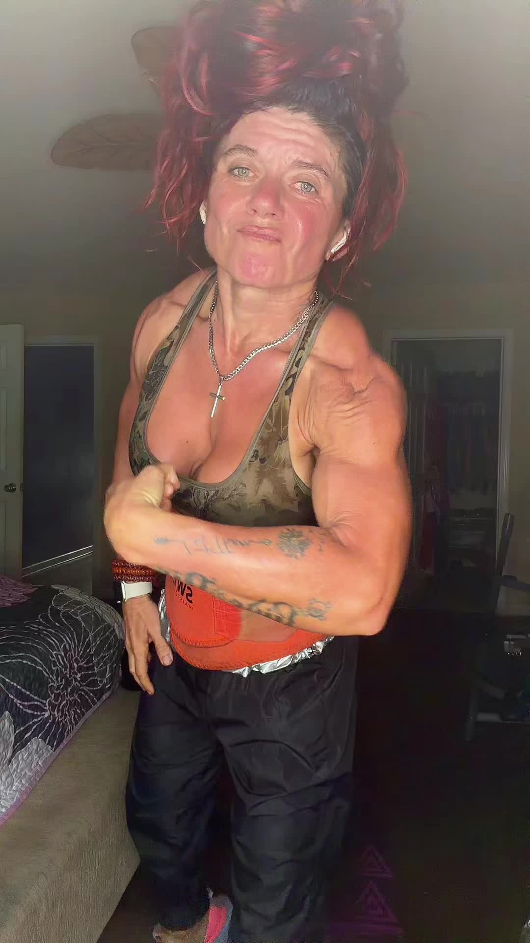 @RedneckBaddie