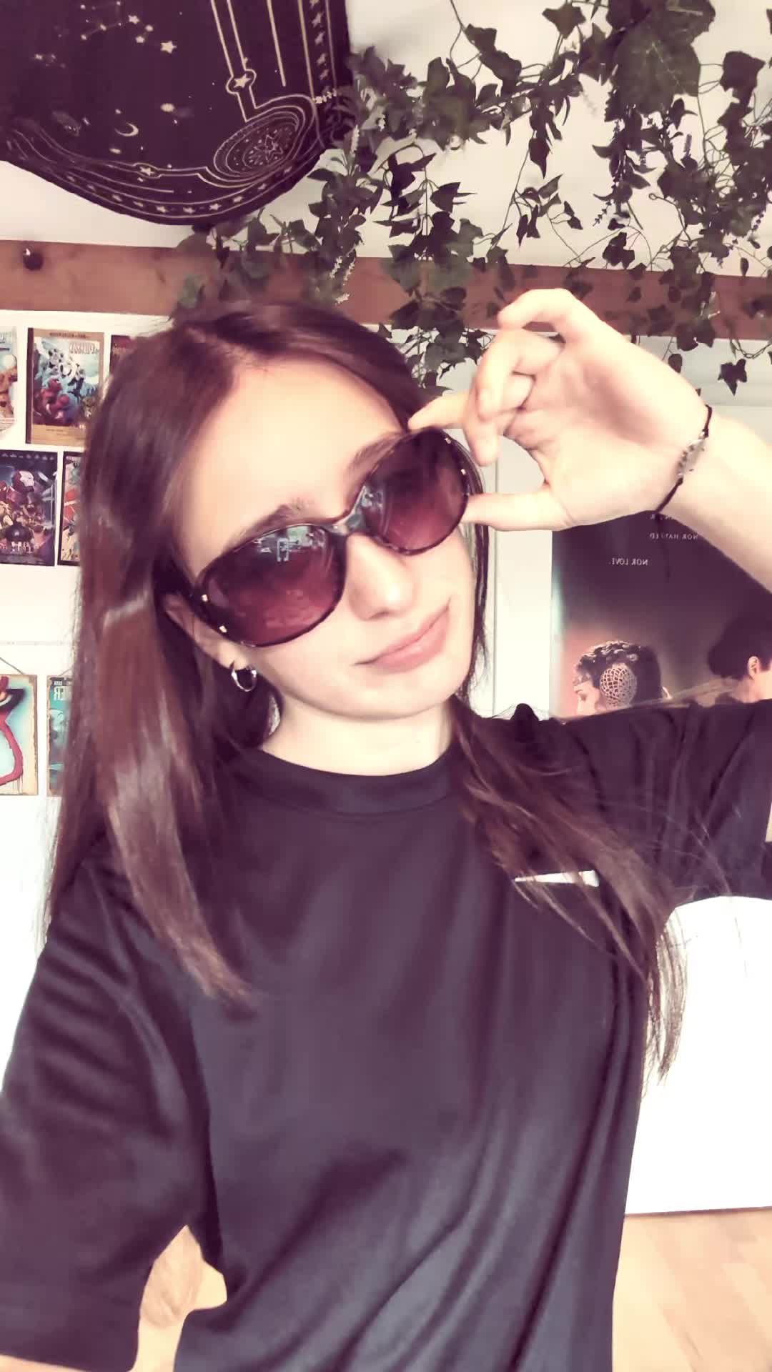 @𝐿𝒶𝓊𝓇𝒶✌️