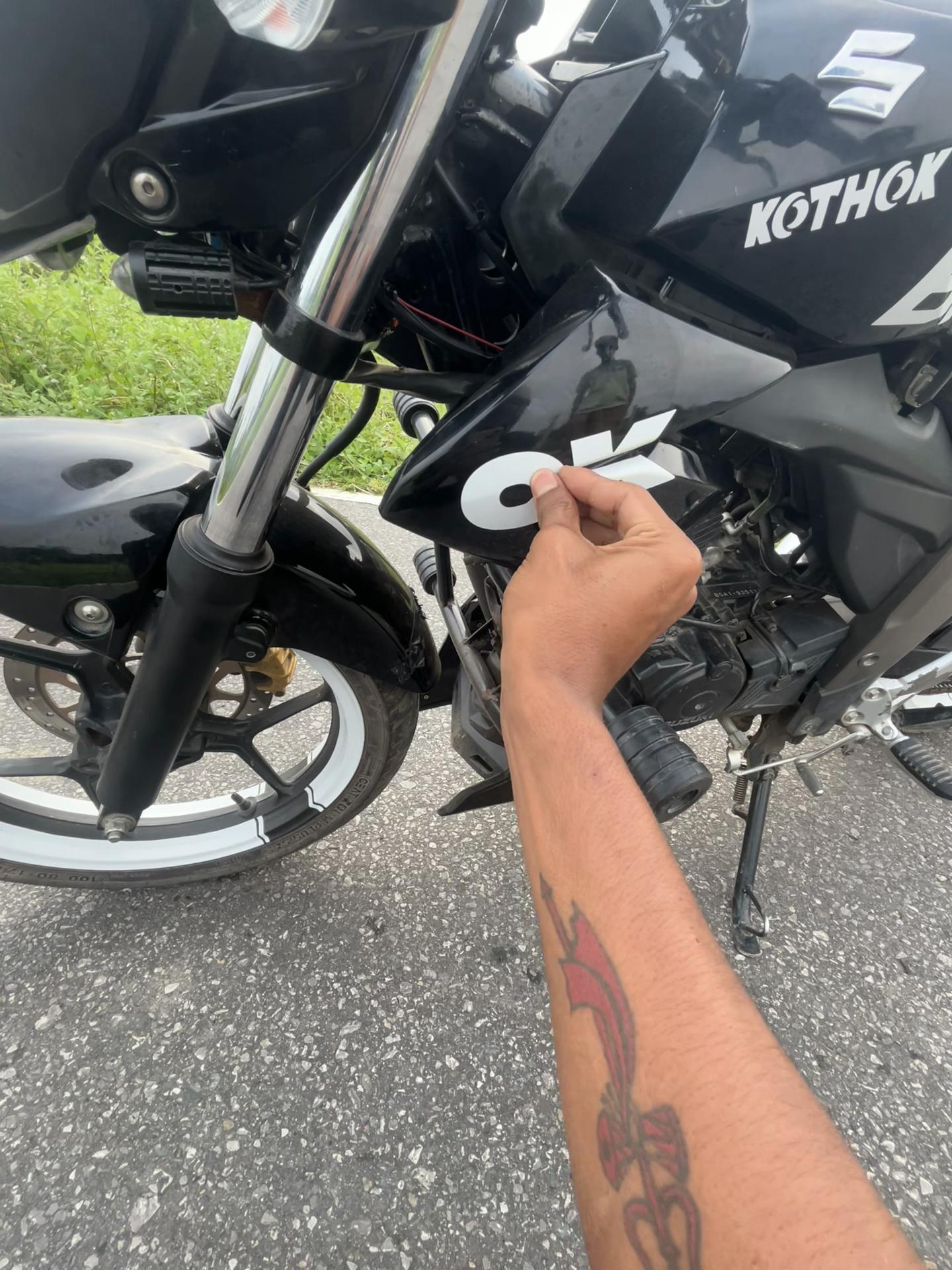 @Mor B I S W A S…..🤍
