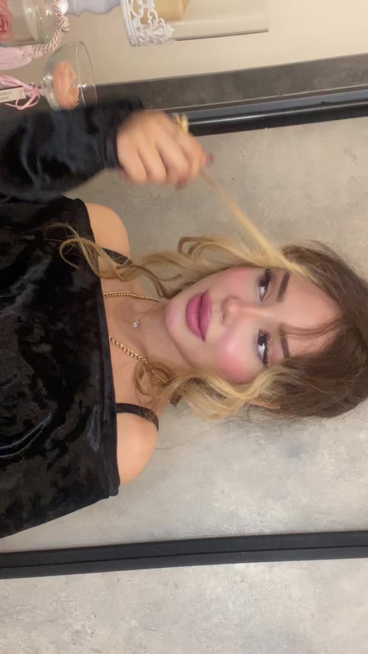 @nazninanjomi