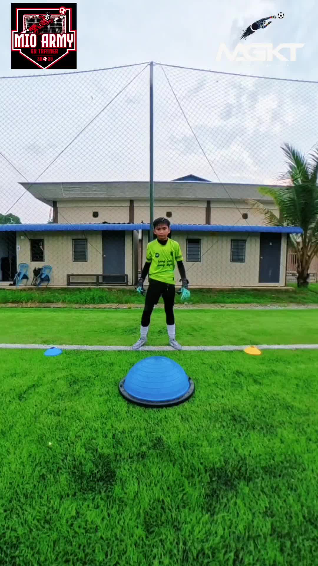 @Mio Army GoalKeeper Trainer