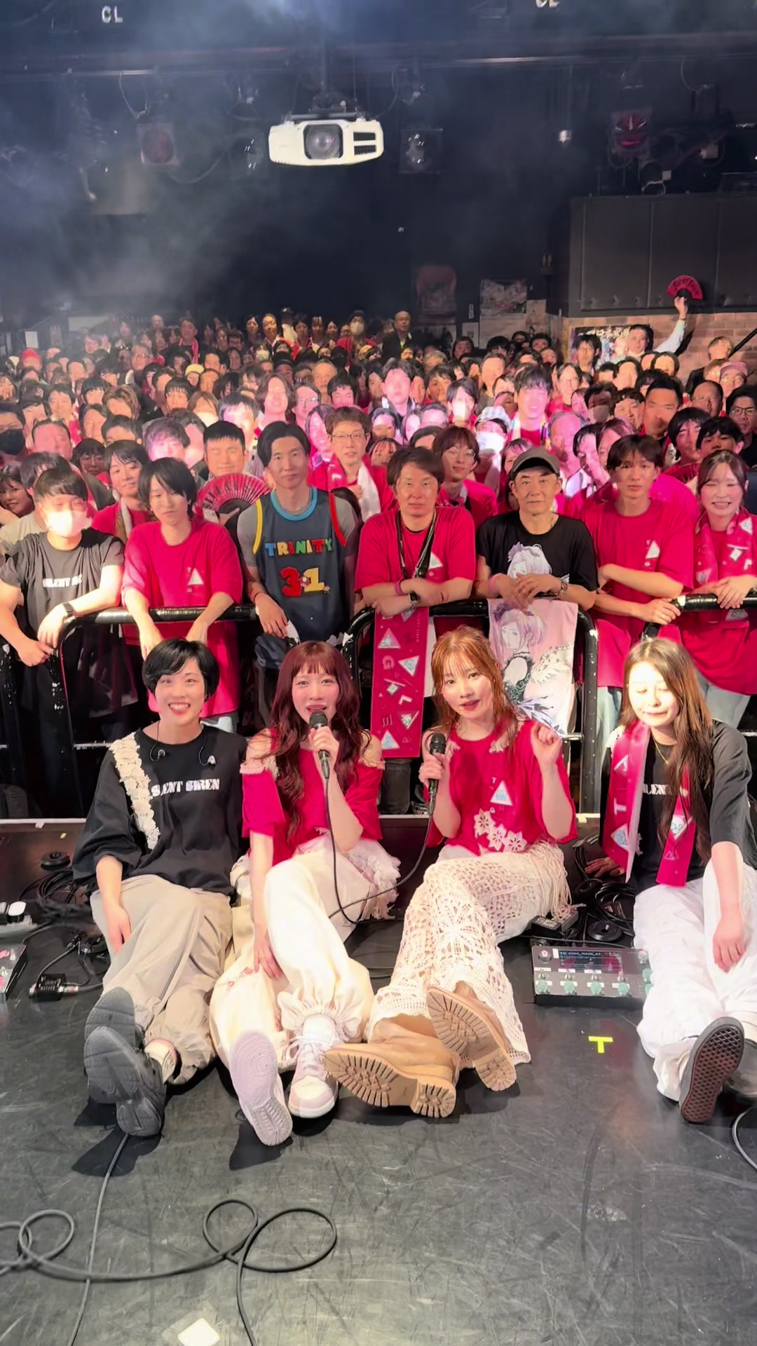 @SILENT SIREN (サイサイ)