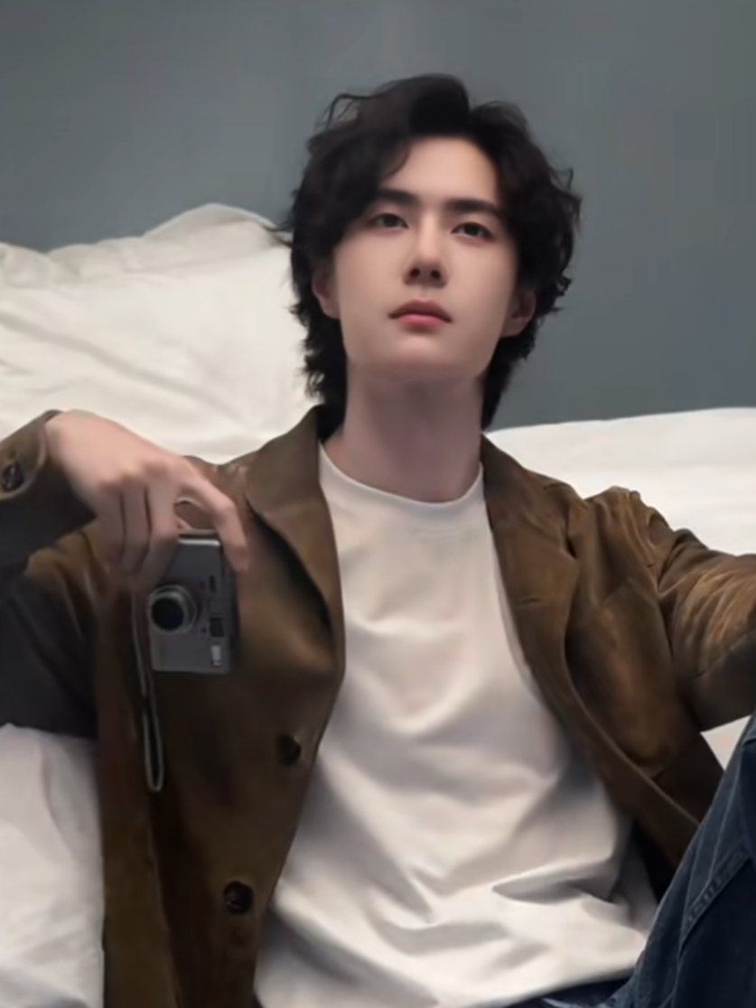 @𝑻𝑨𝑵𝑮 𝑶𝑯 王一博•𝒀𝑰𝑩𝑶𝟖𝟓