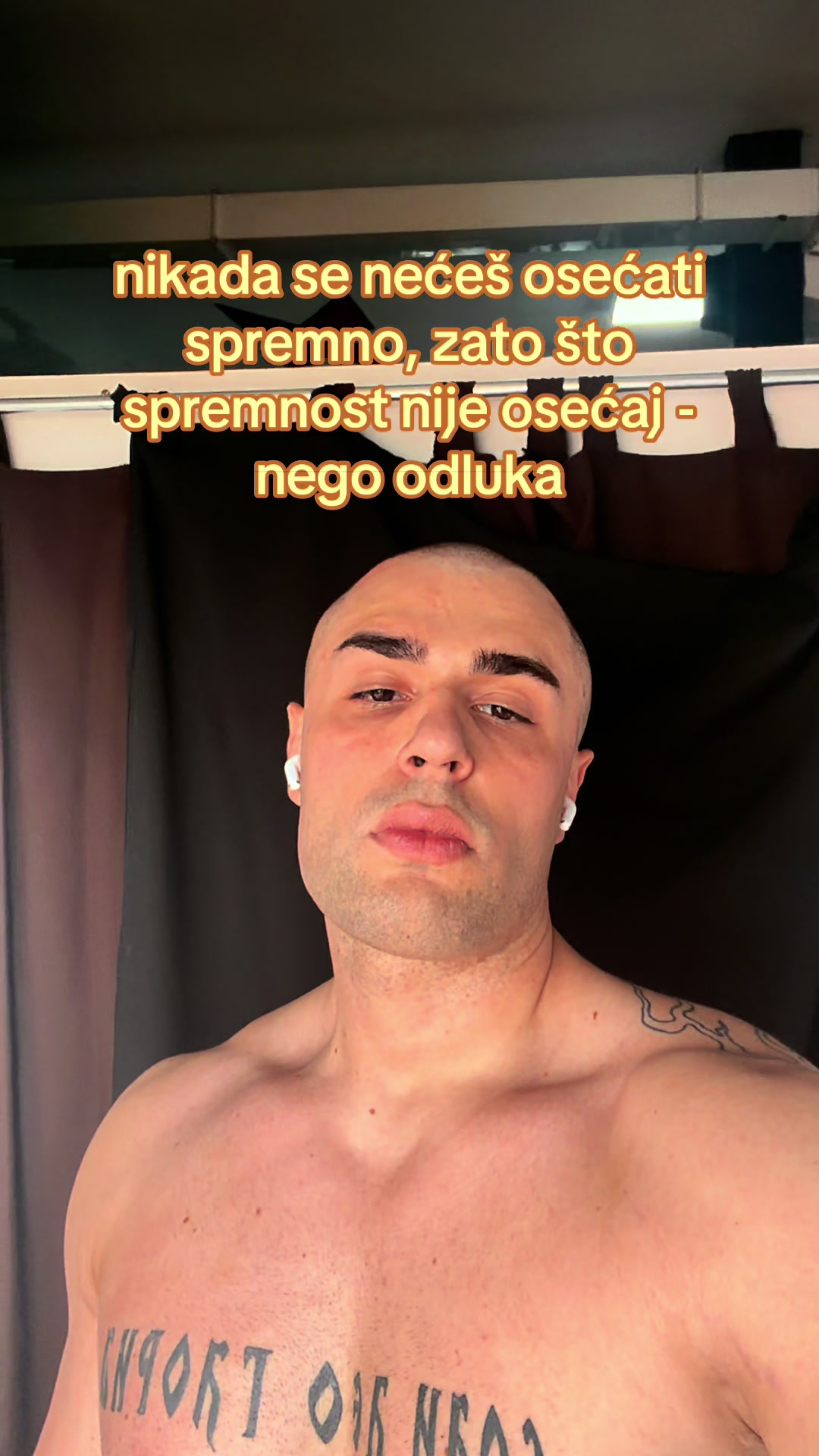 @V U K