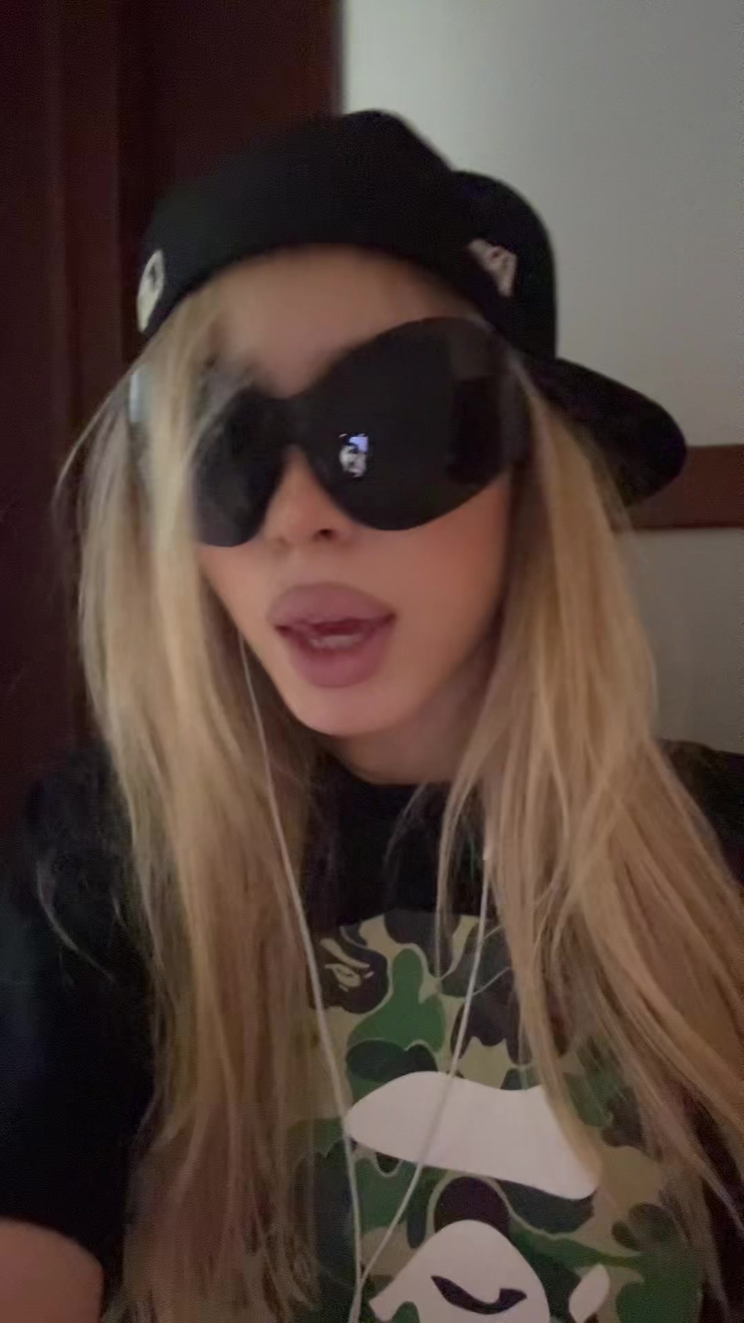 @lizzitak