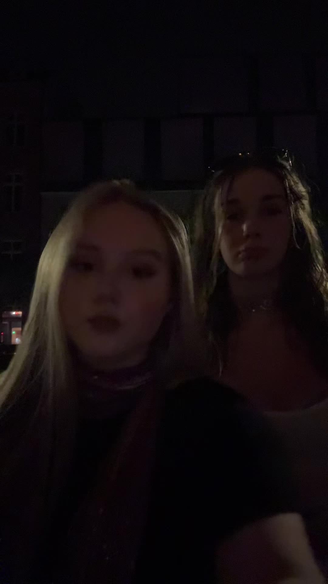 @ELLIE