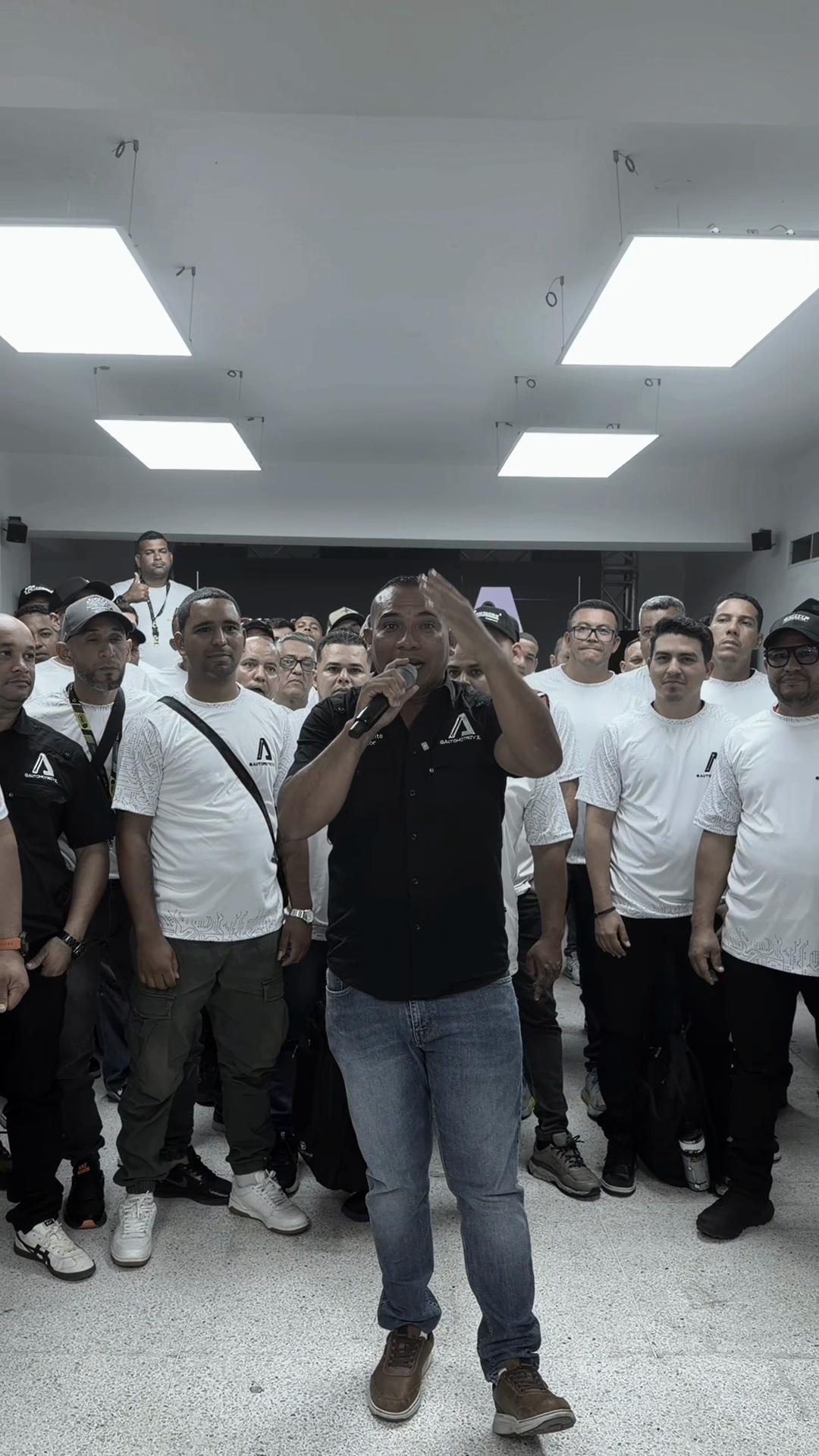 @V&iacute;ctor Aponte