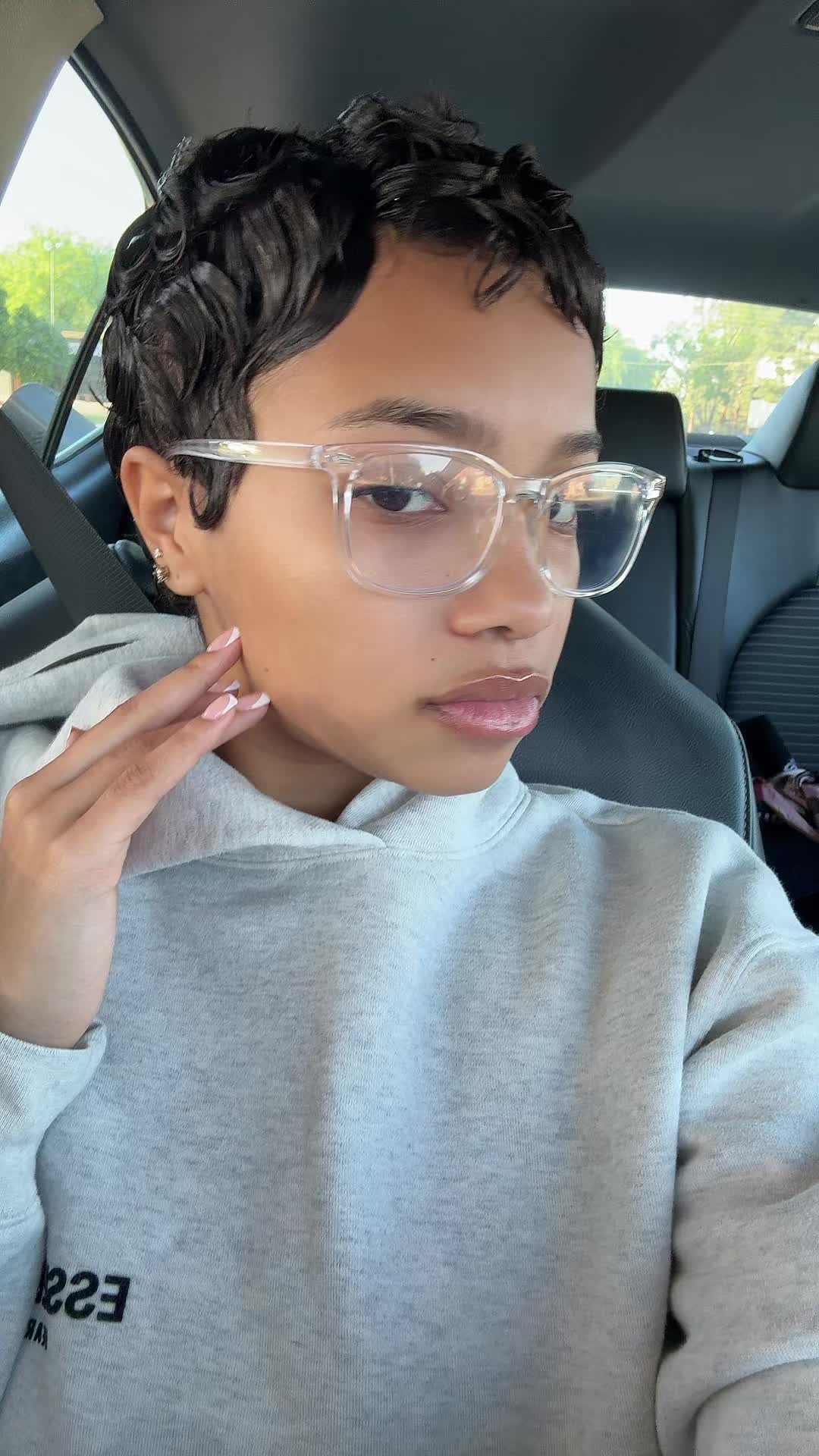 @b.
