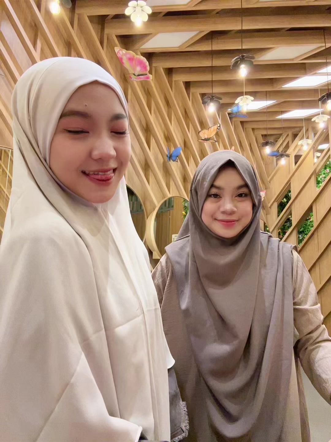 @𝐚𝐧𝐚𝐧𝐝𝐚 𝐧𝐮𝐫𝐮𝐥