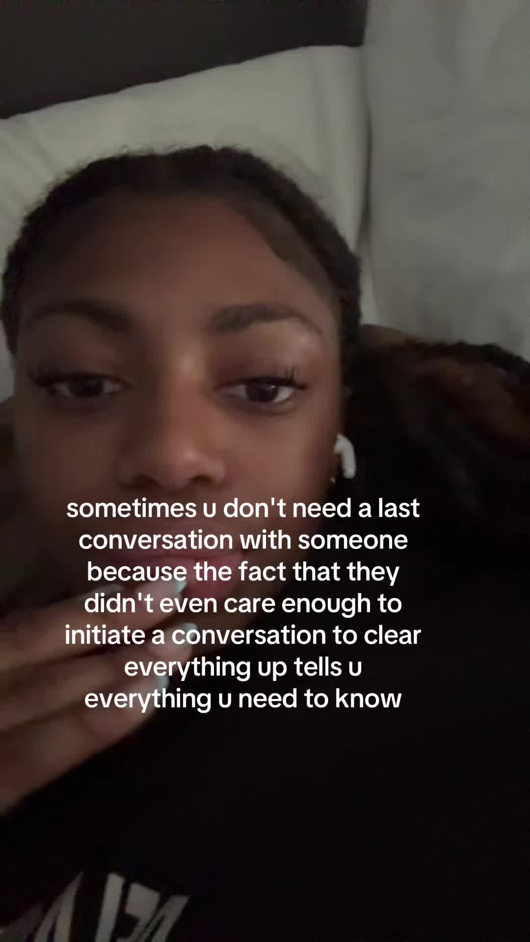 @shaniya ᥫ᭡.