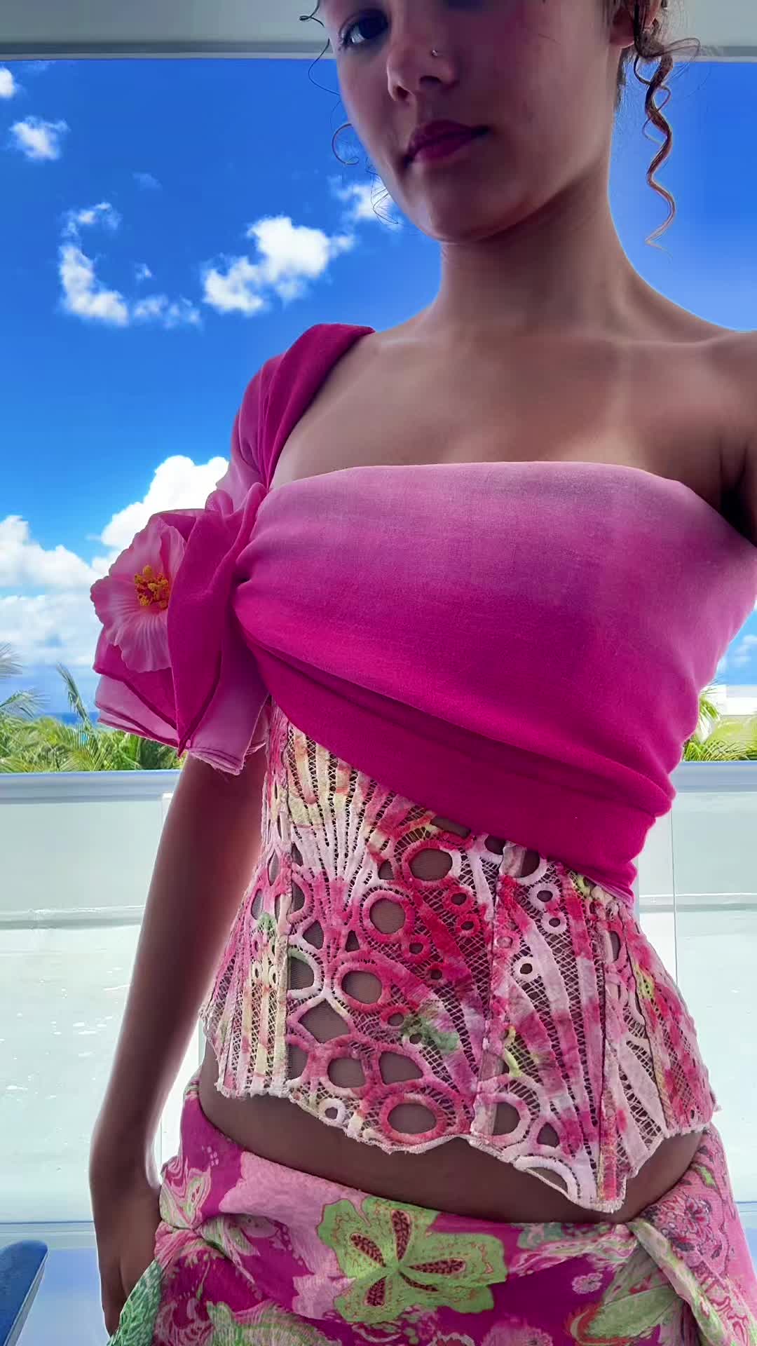 @✰