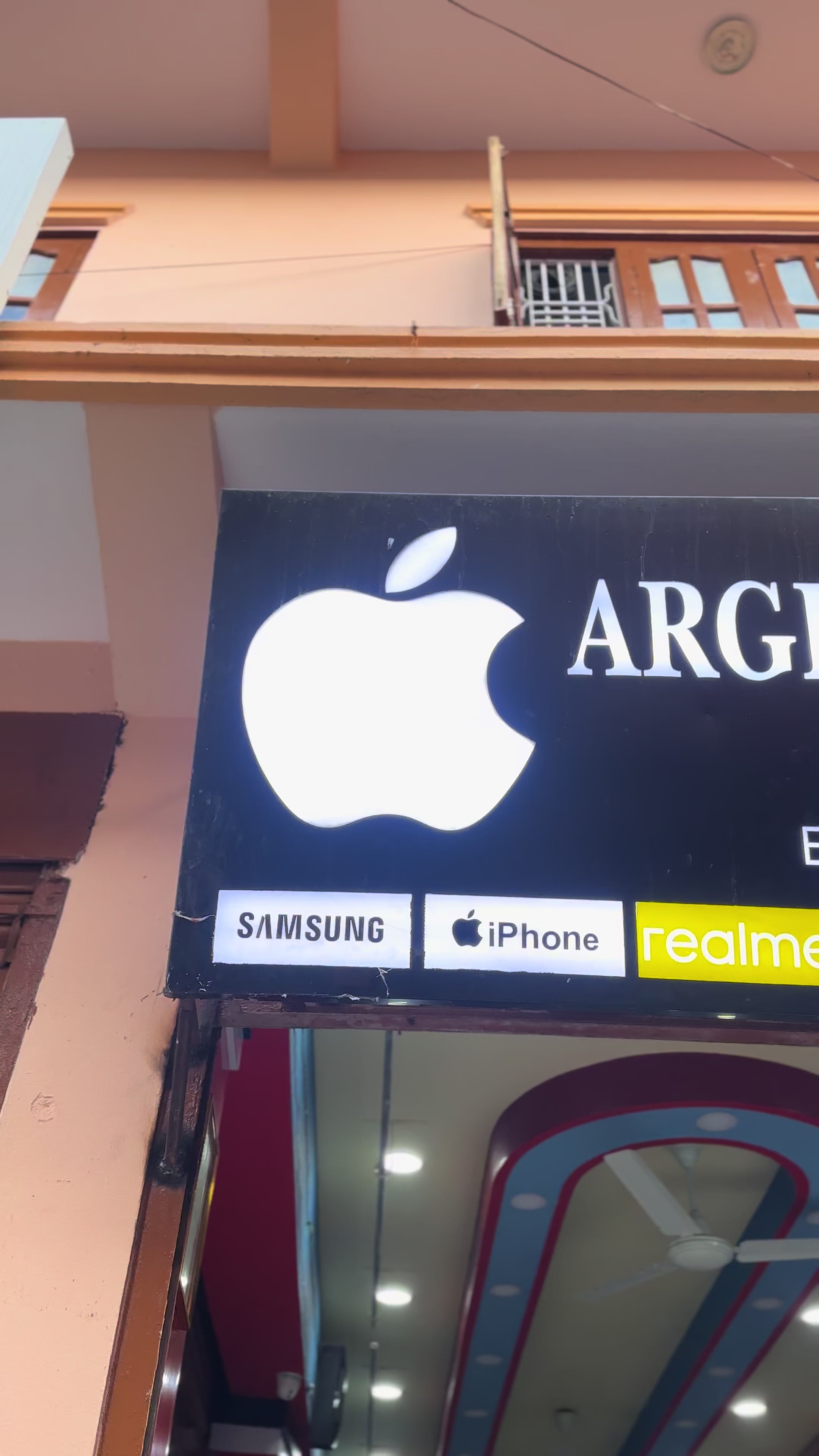 @Arghakhanchi mob.&Apple care