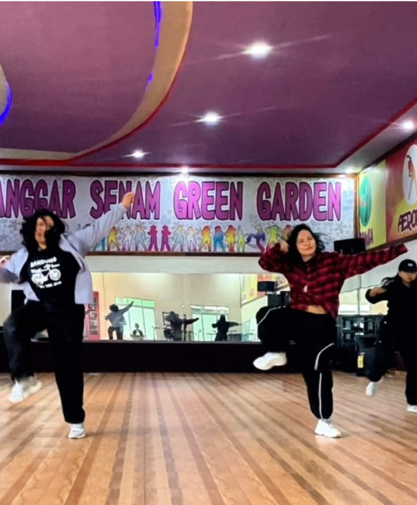 @vay_dance