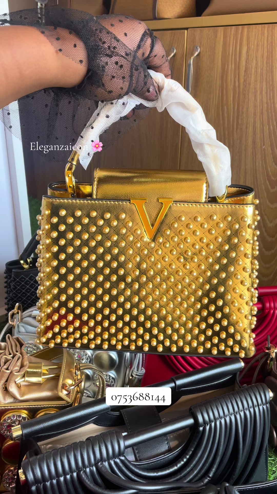 @ELEGANZAicon-jewelry/bag/heels