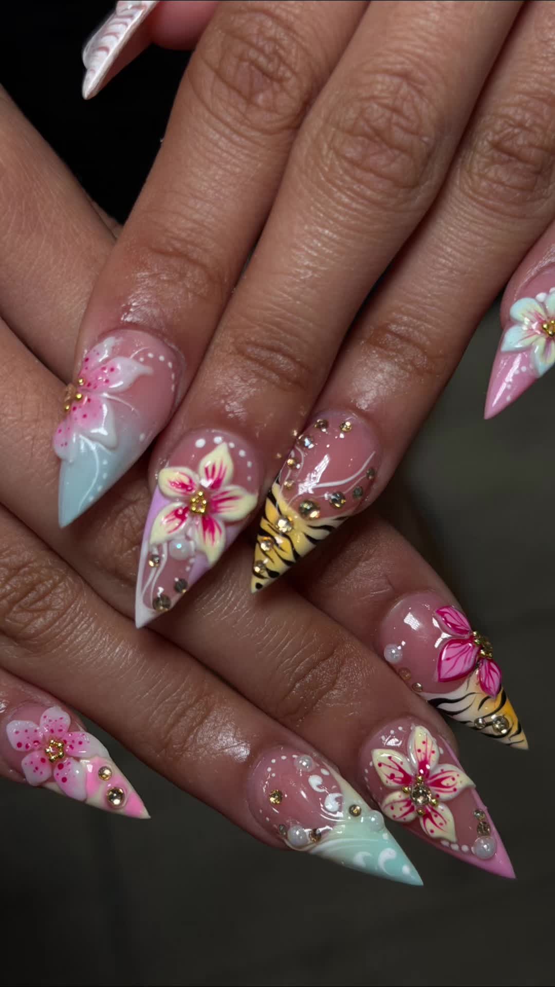@NailswithTeena