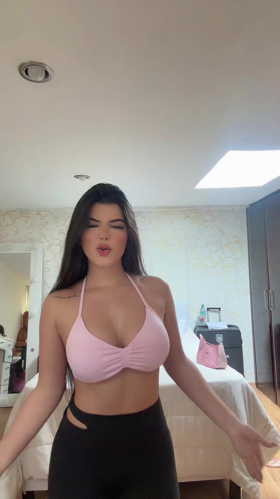 @Kimberly González 🩷⚡️