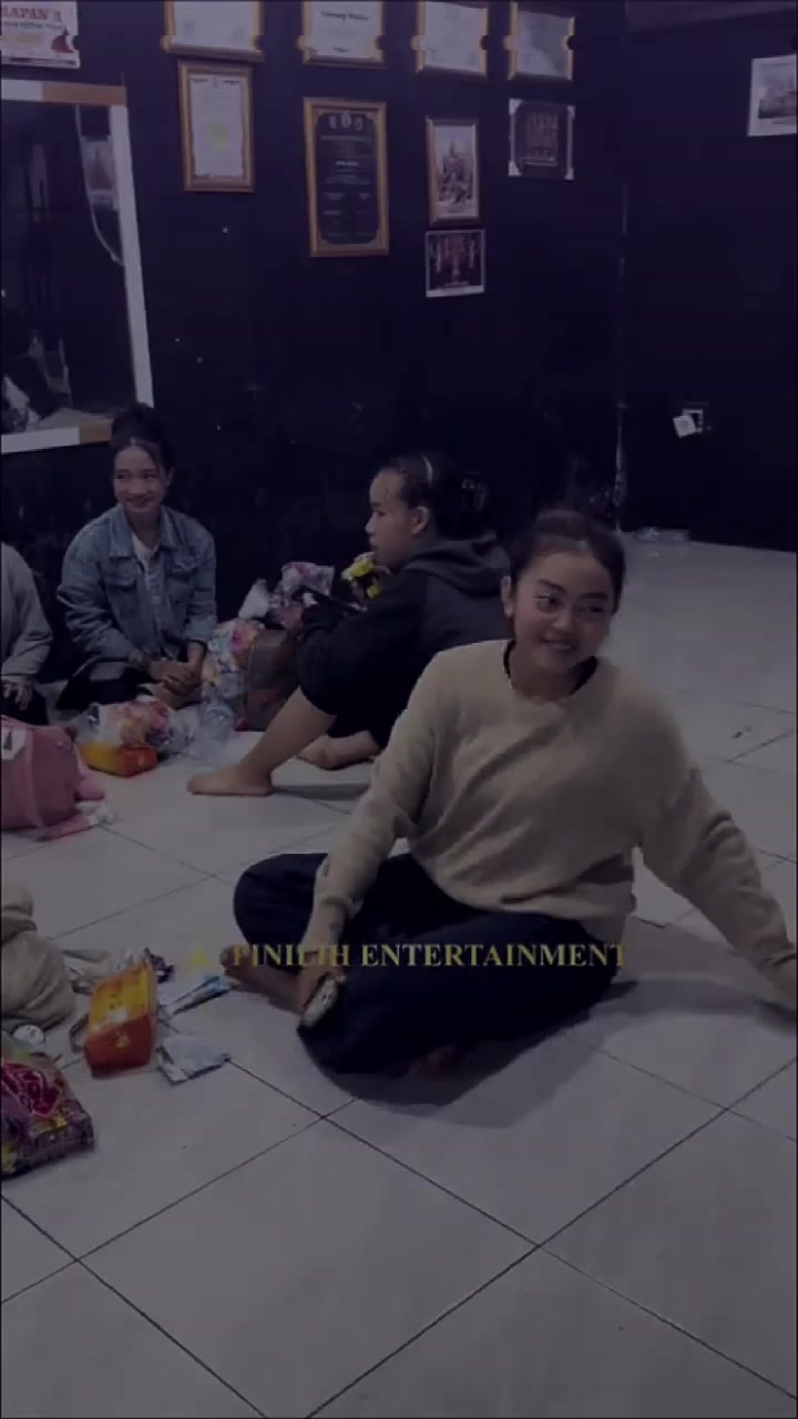 @Fans Putri pinilih eira
