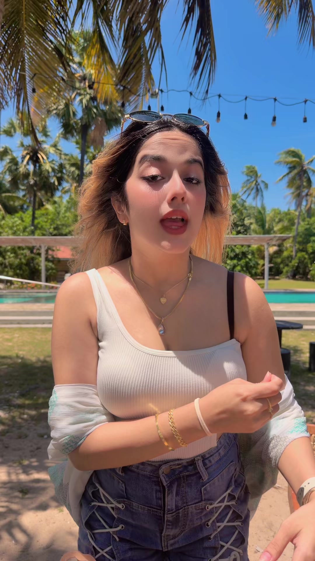 @davina