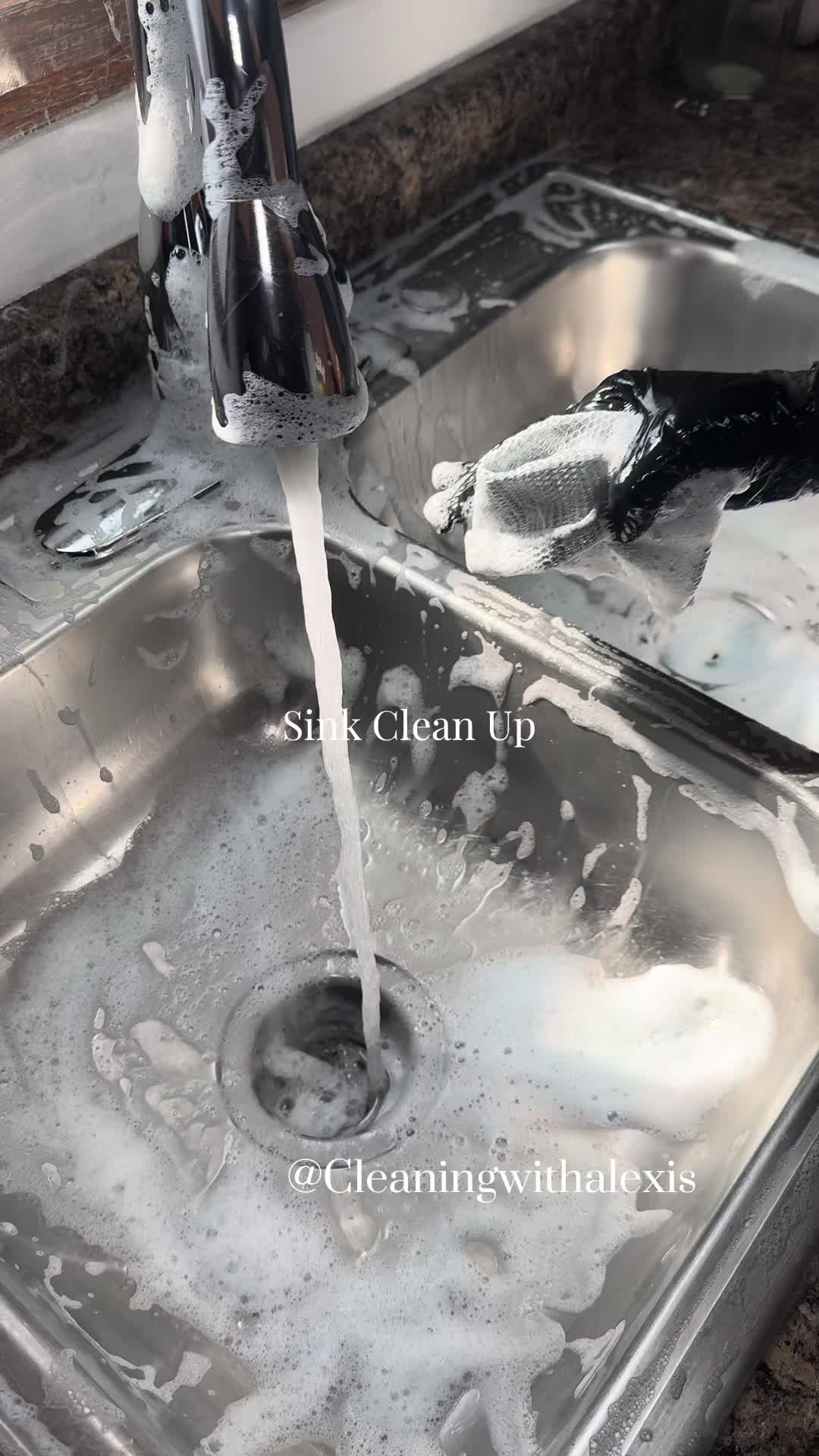 @AlexisCleanASMR