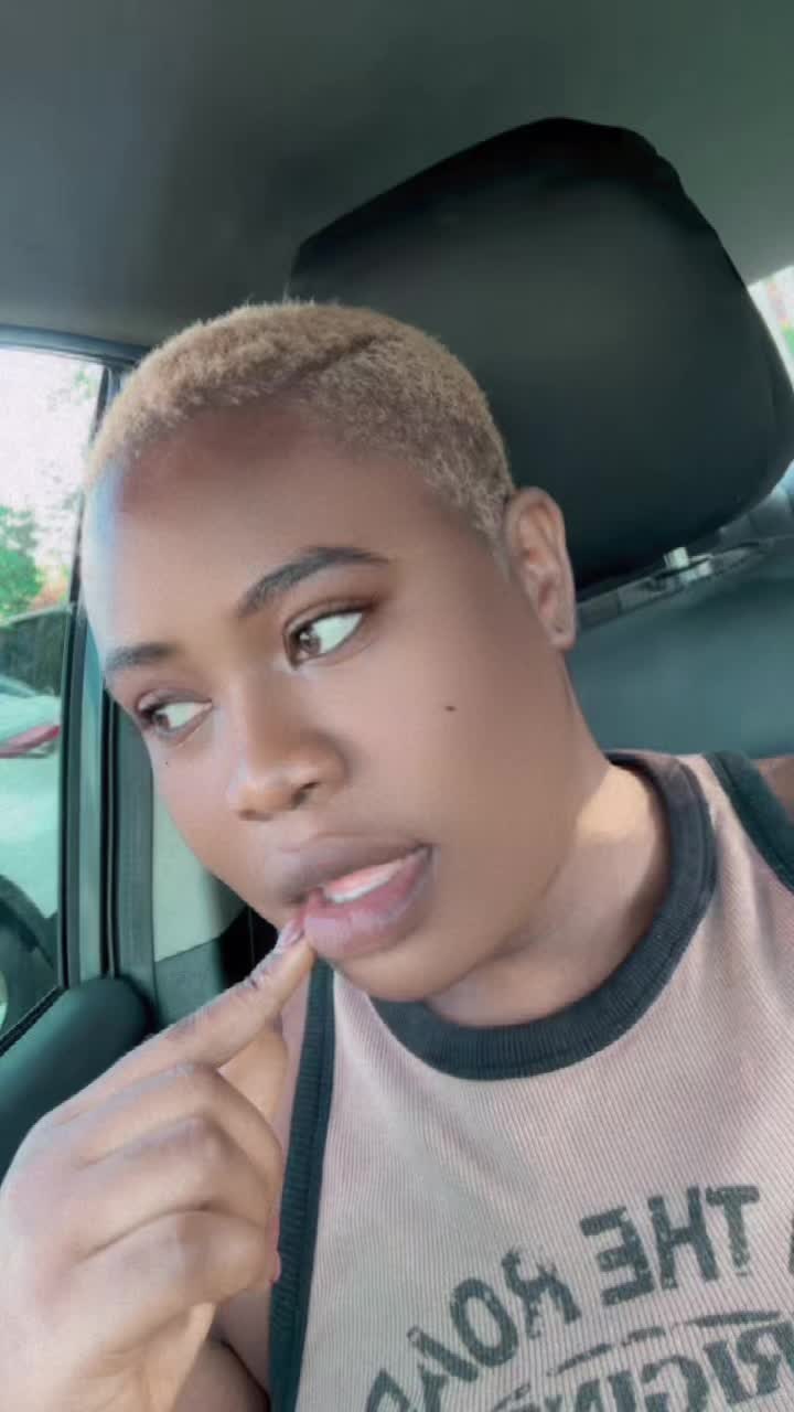 @Michaella 🦋