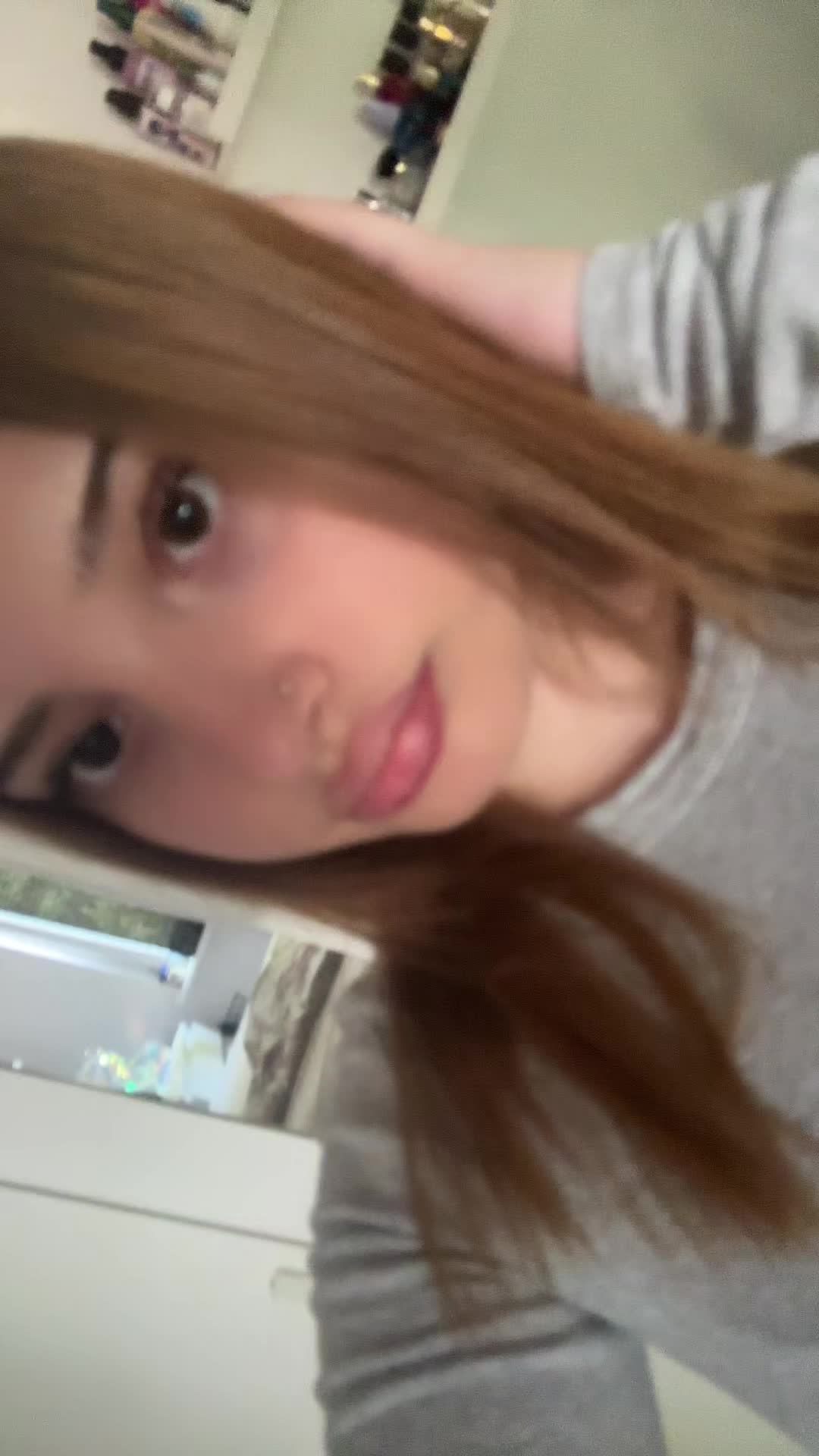 @Leona