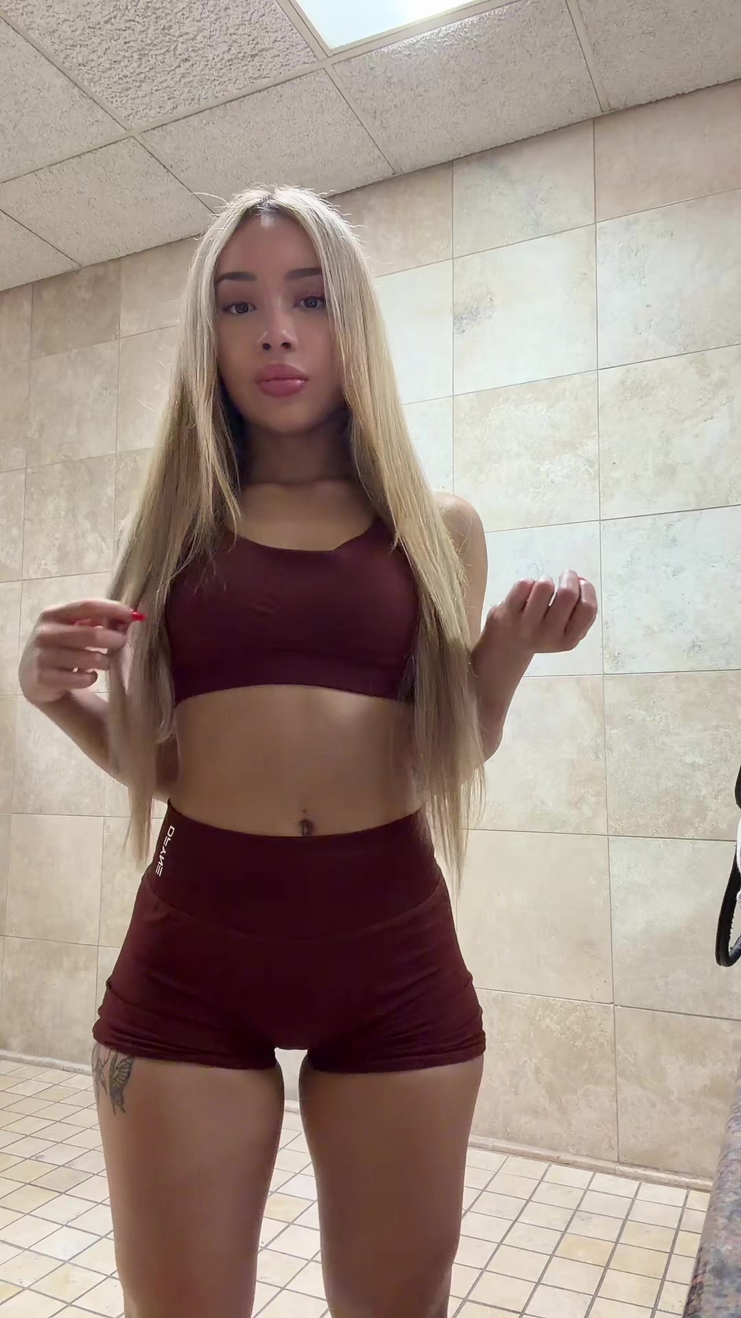 @bella g