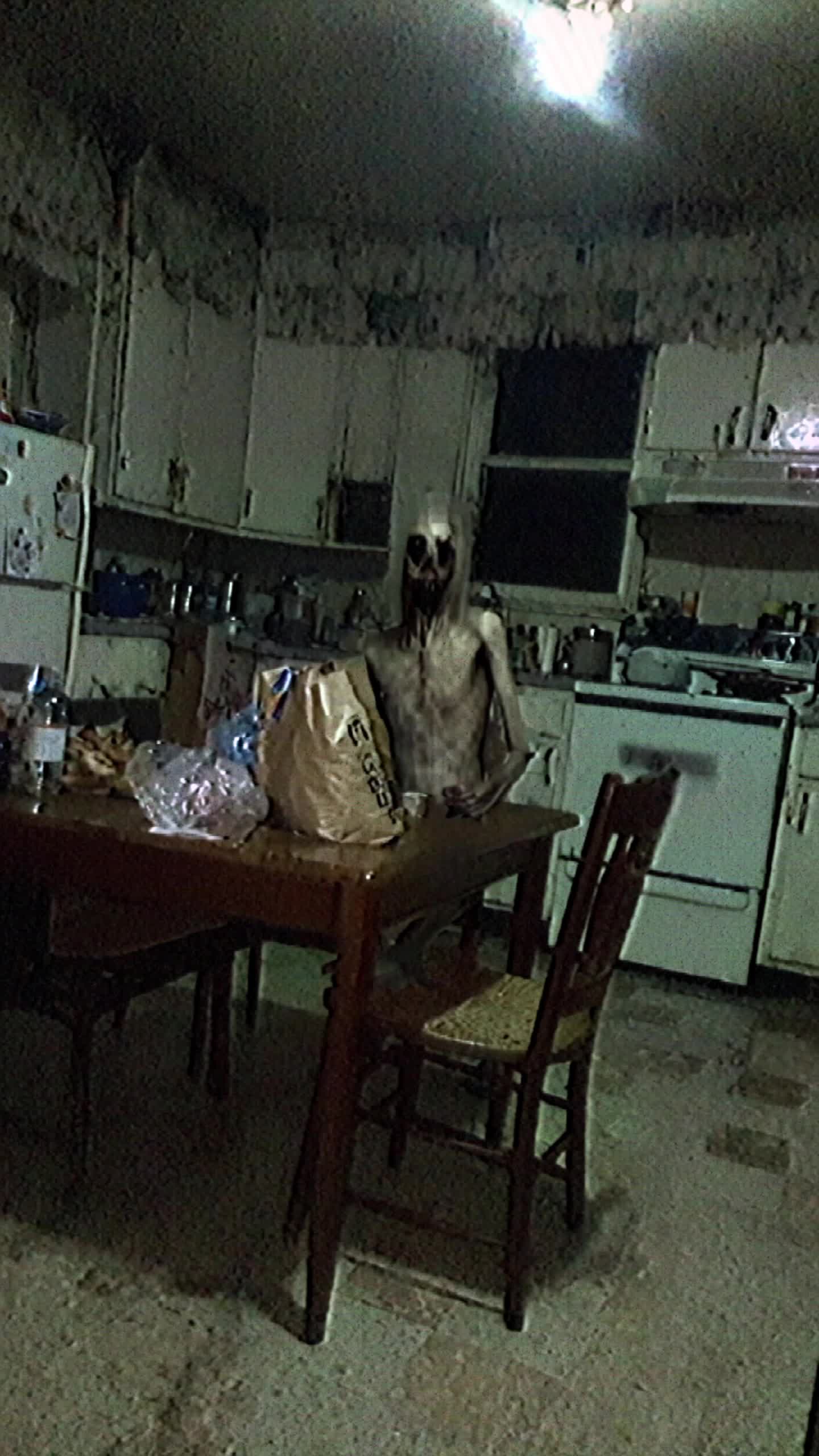 @SinRostroz